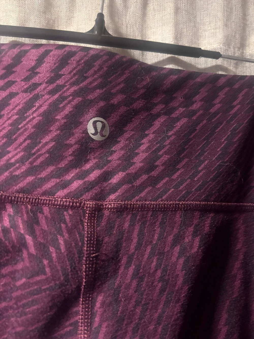 lululemon athletica women’s Maroon & Black Patterned Jogger Pants
